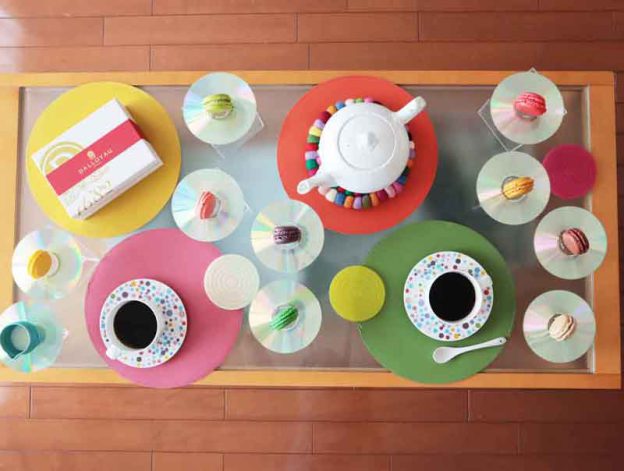 マカロンのカフェテーブル　ダロワイヨ