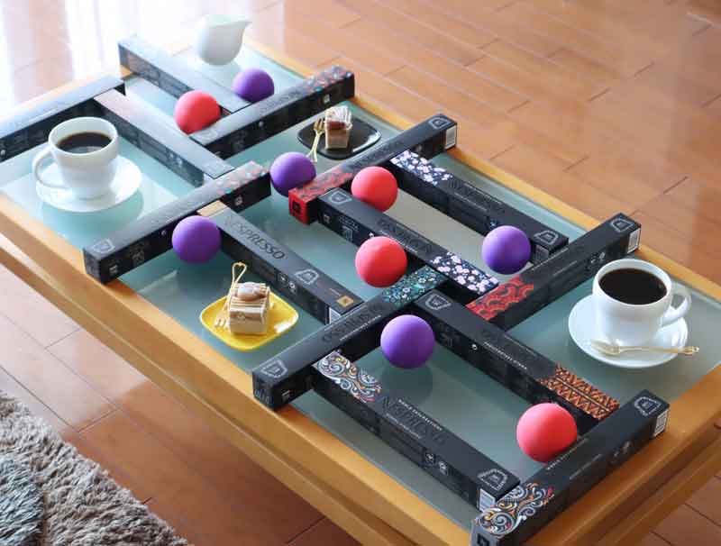 均衡　スマートボール　カフェテーブル