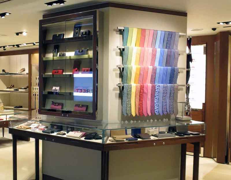 グラデーション　ネクタイ売場