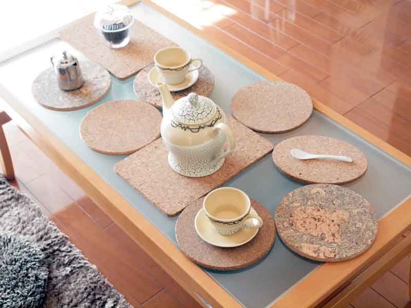 コントラスト　コルク　カフェテーブル